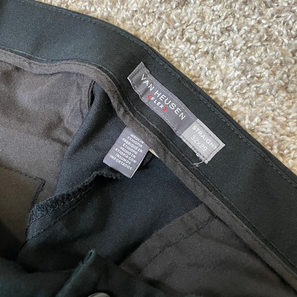 Van Heusen | Men’s Flex Straight Fit Men’s Pants - Picture 4 of 6